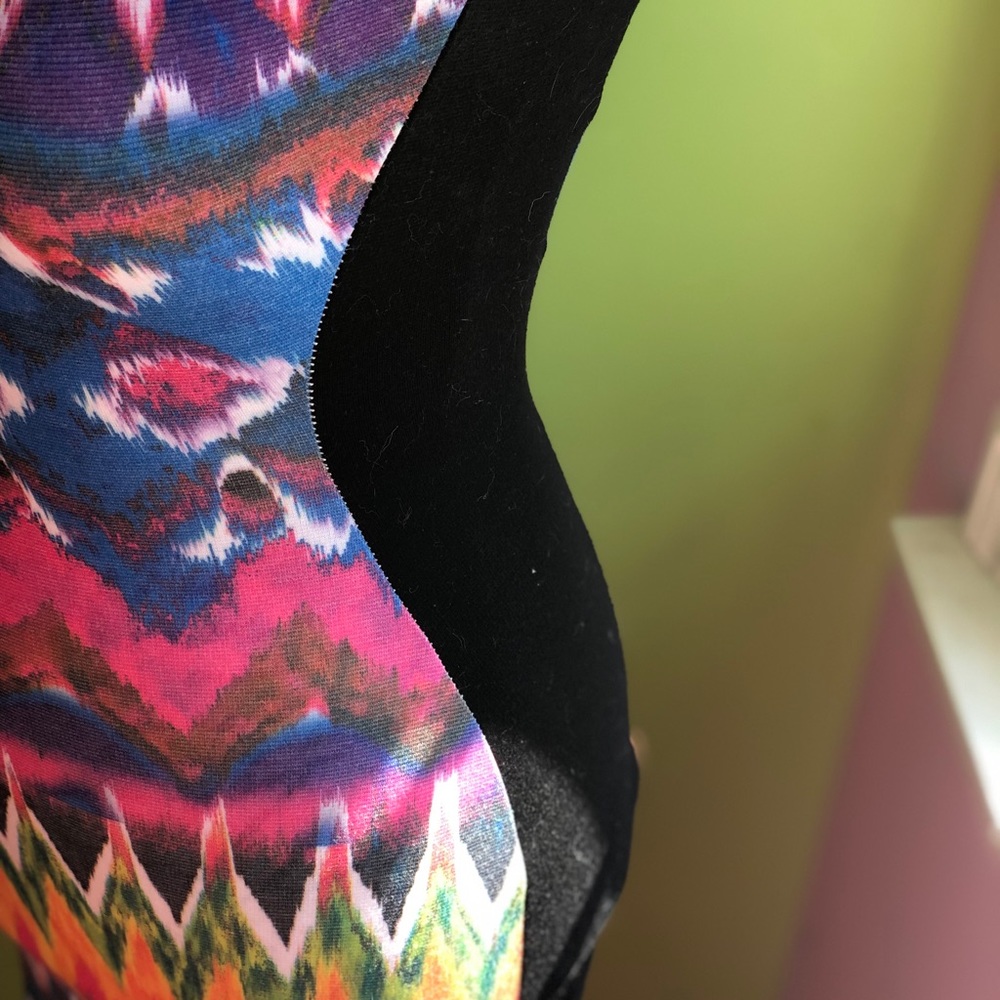 Colorful Bodycon Dress - Picture 3 of 4
